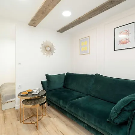 Διαμέρισμα Wierzbiecice For 4 Guests Near The Center Of By Renters Πόζναν