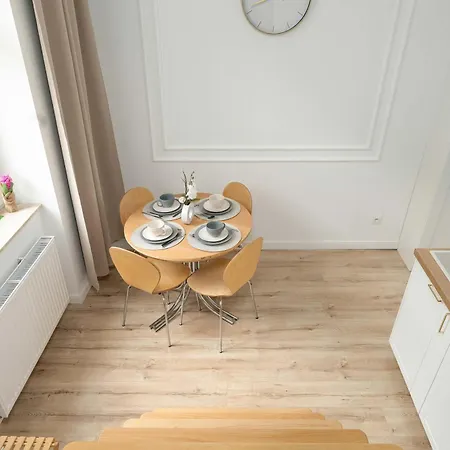 Wierzbiecice Cozy For 4 Guests Near The Center Of By Renters *